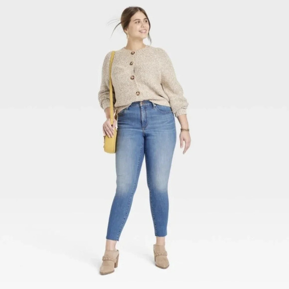 NWT Universal Thread High-Rise Skinny Jeans, Color Med Wash Size 10S - Picture 1 of 16